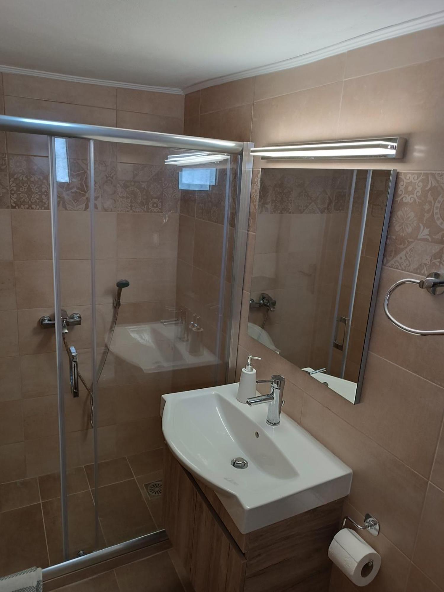 Nikos - Eleni Appartement Barbati Buitenkant foto